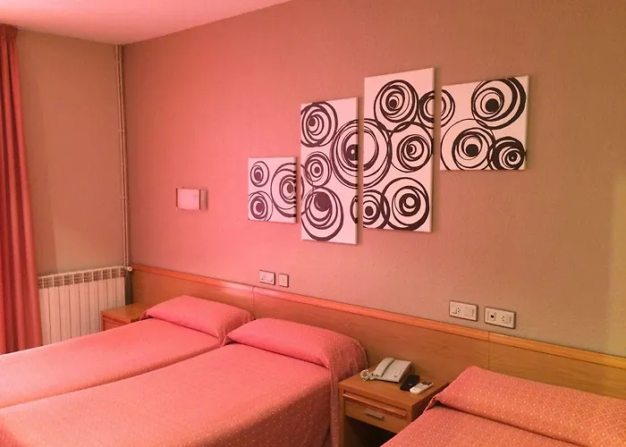 Aneto Hotell *
