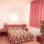 Aneto Hotel *