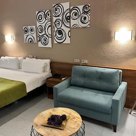 Otel Aneto *