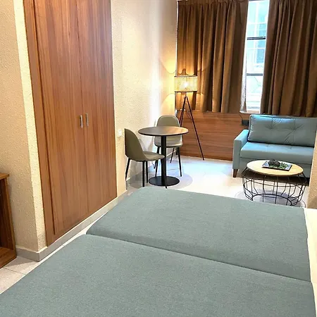 Aneto Otel *
